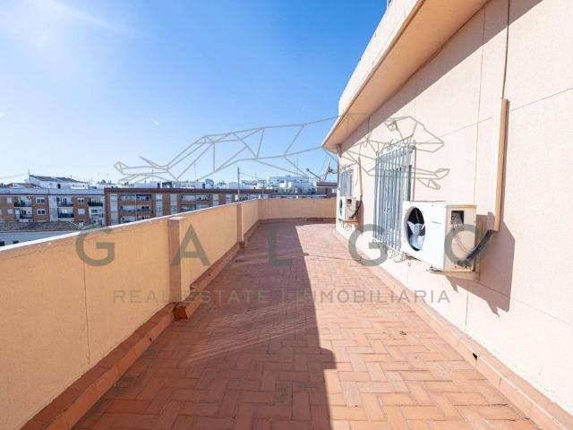 Atico de lujo de 180 m2 en venta Valencia, España