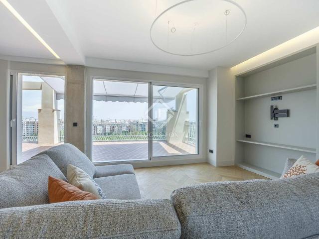 Atico de alto standing de 150 m2 en alquiler Valencia, España
