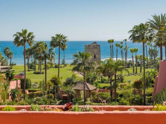 Exclusivo ático de 206 m2 en venta Estepona, Andalucía