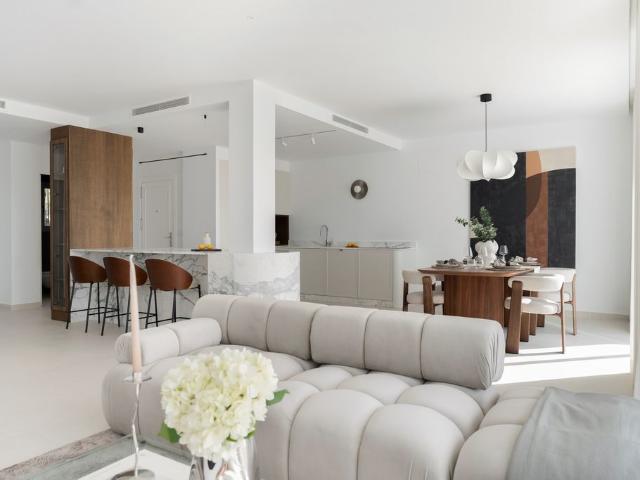 Exclusivo ático de 245 m2 en venta Nueva Andalucia, Andalucía