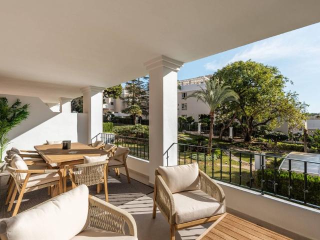 Exclusivo ático de 241 m2 en venta Aloha, Nueva Andalucia, Andalucía