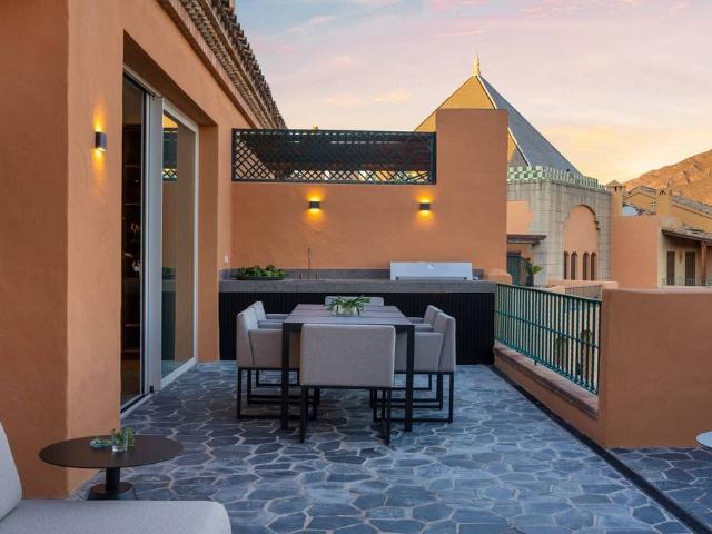 Exclusivo ático de 305 m2 en venta Nueva Andalucia, España