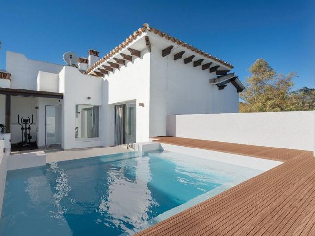 Exclusivo ático de 320 m2 en venta Aloha, Nueva Andalucia, Andalucía