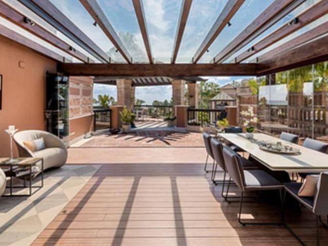 Exclusivo ático de 365 m2 en venta Marbella, España