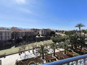 Exclusivo ático dúplex de lujo en alquiler en La Glorieta, pleno corazón de Murcia