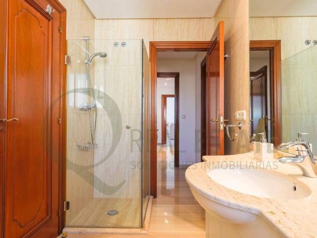 Exclusivo ático en alquiler Alicante, España