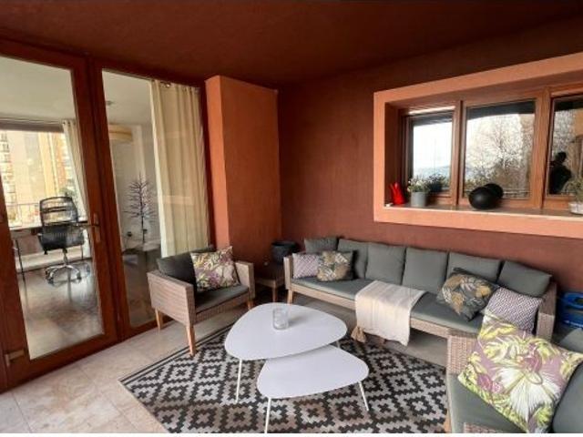 Exclusivo ático en alquiler de larga estancia en el corazón de Benidorm