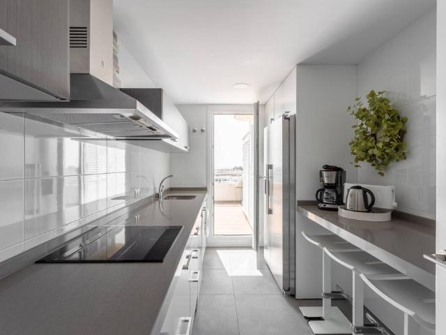 Exclusivo ático en alquiler Puerto Banús, Andalucía