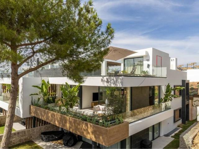Exclusivo ático en venta Marbella, España