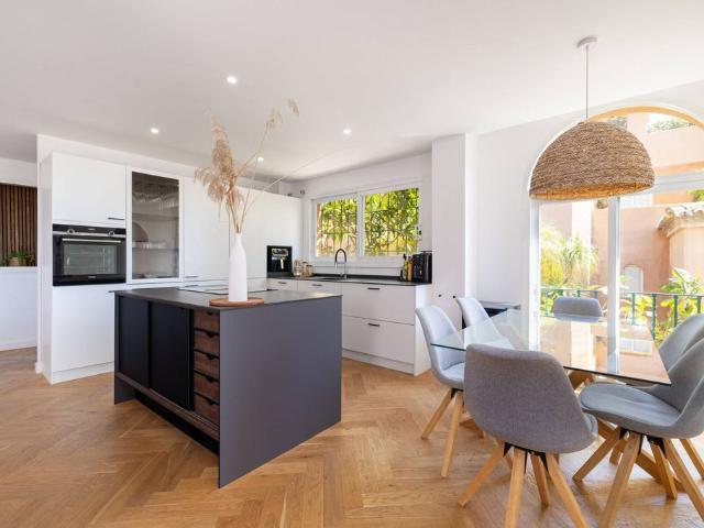Exclusivo ático en venta Marbella, España