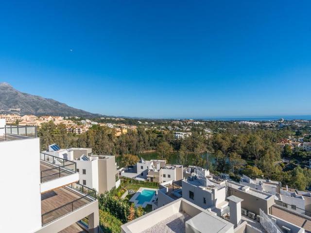 Exclusivo ático en venta Marbella, España