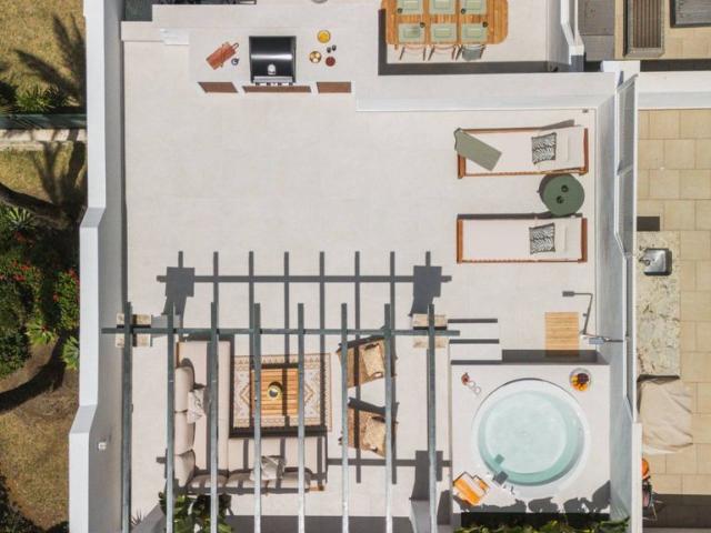 Exclusivo ático en venta Marbella, España