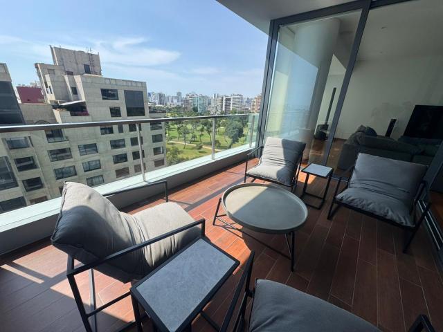 Exclusivo departamento en el Golf | 3 dorm | 255m2 | sin amoblar con linea blanca