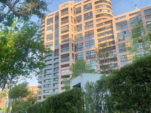Exclusivo Depto en Alonso de Córdova/ Av. Kennedy. 4D /4B