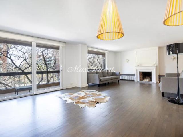 Exclusivo dúplex amueblado en Tres Torres 301m²