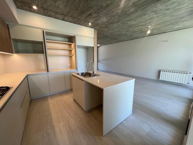 Exclusivo Duplex con Detalles de Categoria en Terrazas de Manantiales