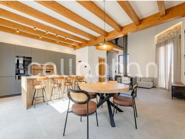 Exclusivo dúplex de diseño con terraza en el casco antiguo de Picanya