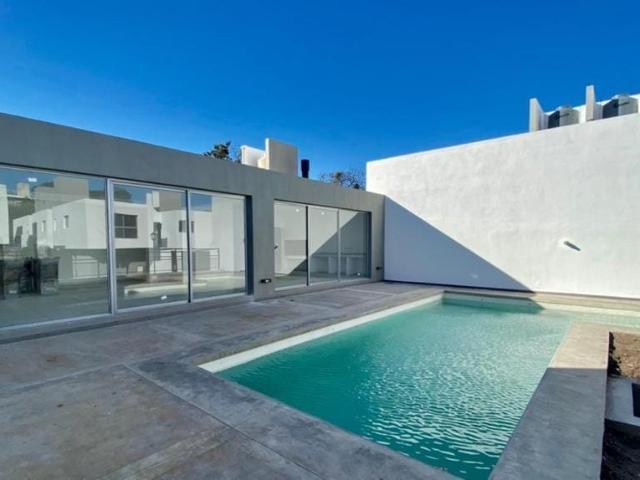 Exclusivo Duplex De 3 Dormitorios En Alquiler en La Cuesta Plaza