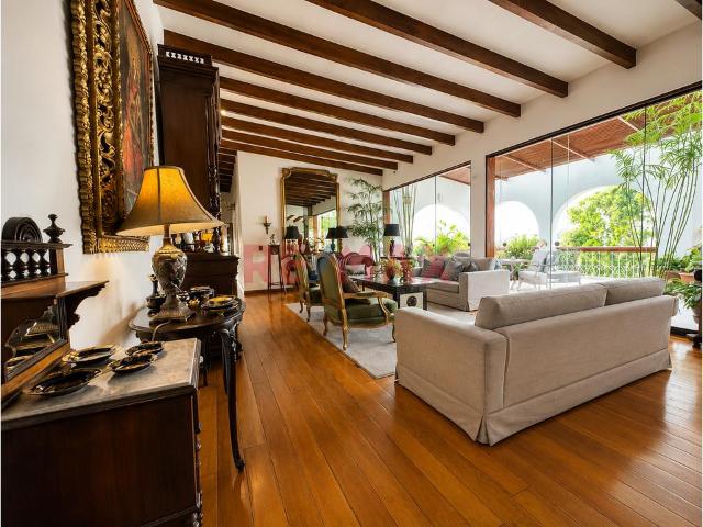 Exclusivo Dúplex Tipo Casa En Condominio Privado | Cerros De Camacho | 323 M²
