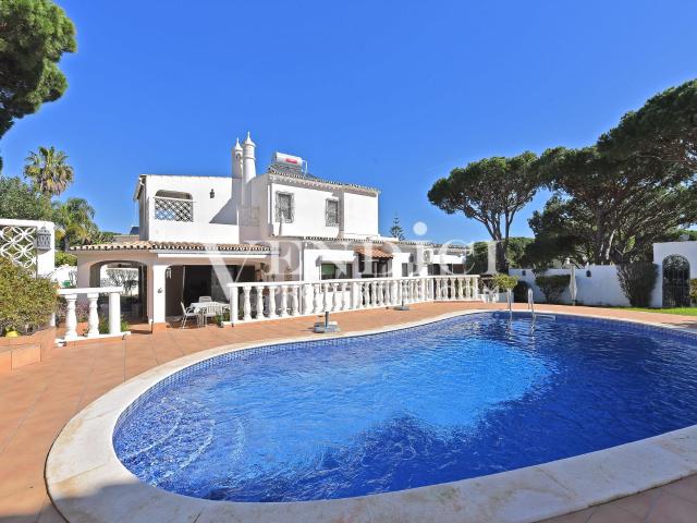 Exclusivo: Encantadora Villa T3 165m² Almancil