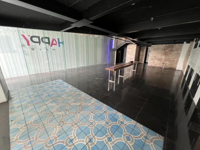 EXCLUSIVO LOCAL EN RENTA EN SANTA FE