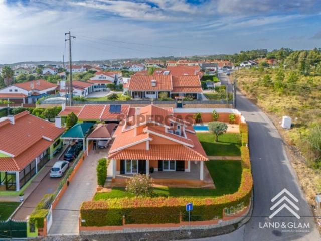 Exclusivo! Moradia T3 com piscina e anexo na Ericeira
