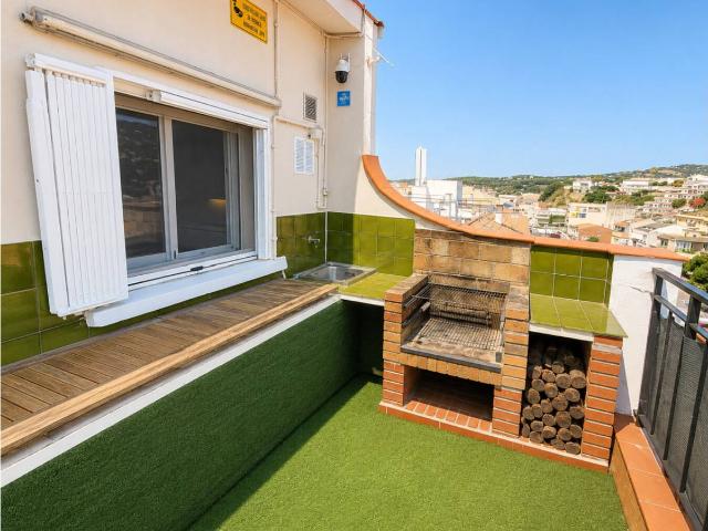 Exclusivo sobreático con jacuzzi, barbacoa en el barrio de Poblenou Pineda de Mar