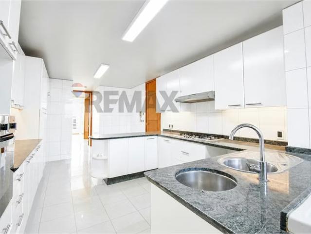 Exclusivo penthouse en el golf! 4d + sala | 4 dormitorios por 29350.00 en Las Condes