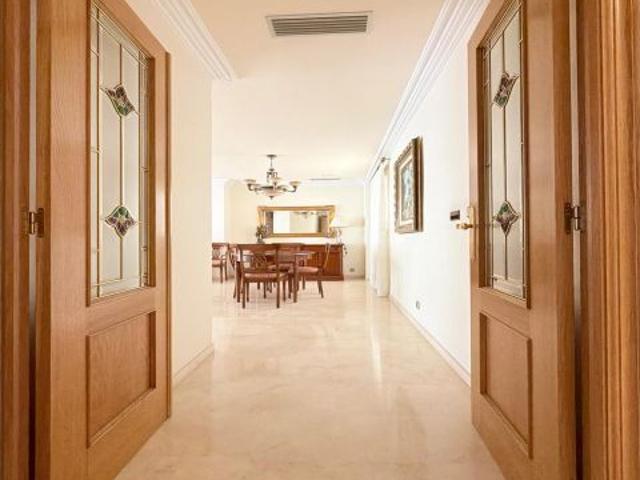 EXCLUSIVO PISO CON GARAJE, TRASTERO, BUENAS CALIDADES Y EQUIPADA, A 100M DEL PUENTE ALTAMIRA, CORAZÓ