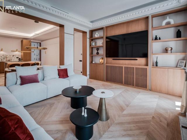 EXCLUSIVO PISO CON ELEGANCIA ATEMPORAL EN LOS RECOLETOS