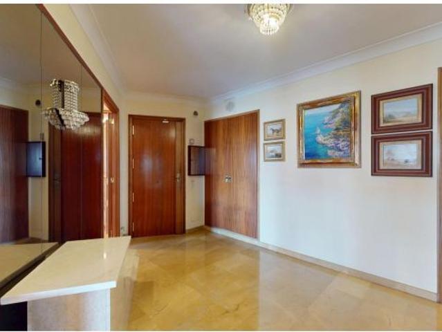 Exclusivo piso con terrazas y vistas a la Riera junto a Paseo Mallorca