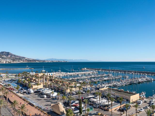 Exclusivo piso con vistas al mar en el corazón de Fuengirola
