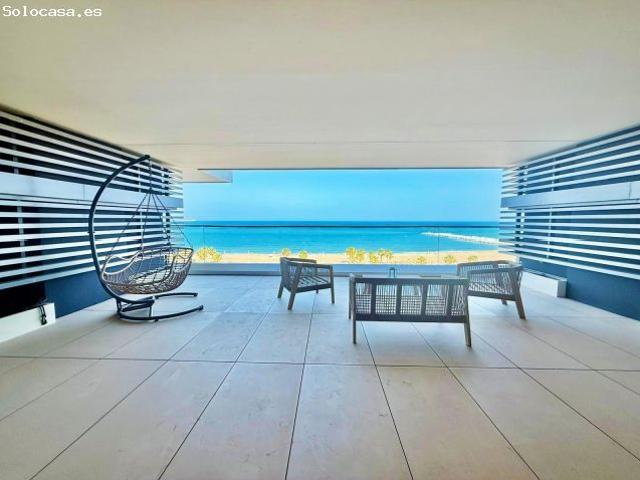 Exclusivo piso de tres dormitorios en Málaga Towers, con vistas frontales al mar, Costa del sol