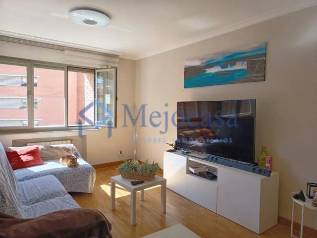 Exclusivo piso en Urbanización Residencial en Alameda de Osuna Barajas