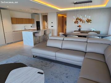 EXCLUSIVO PISO EN LA PLANTA 18 CON 4 HABITACIONES EN MALAGA TOWER VISION 2025