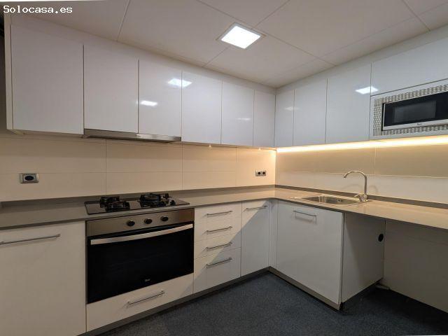Exclusivo piso exterior con 4 habitaciones, calefacción y parking opcional en Plaza de la Báscula