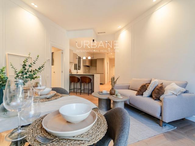 Exclusivo piso reformado de 2 dormitorios y 2 baños con balc. 87m² Barcelona