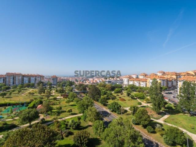 Exclusivo T2 com Vista Panorâmica de Excelência | Massamá Norte
