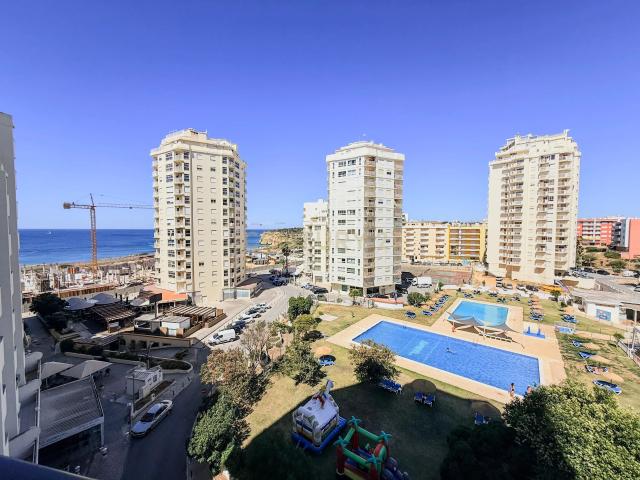 Exclusivo T2 com vista para o mar e para as piscinas Armação de Pera