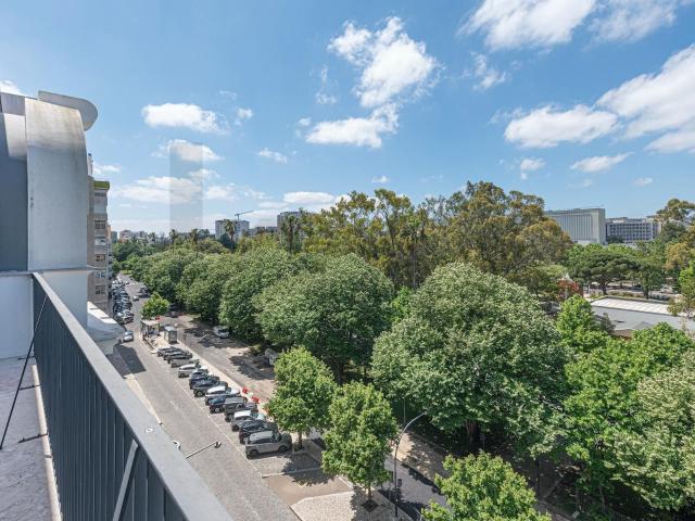 Exclusivo T2 Duplex a Estrear | Frente ao Campo Grande | 2 l. 148m² Alvalade