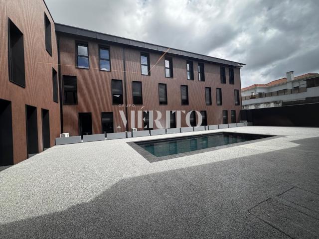 Exclusivo T2 Mobilado com Piscina Condomínio Privado