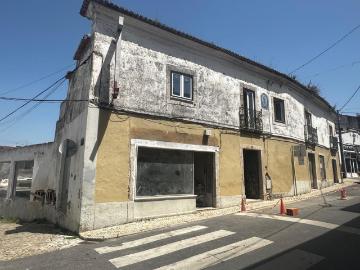 EXCLUSIVO T3 COM MEGA LOGRADOURO | EM REMODELAÇÃO TOTAL | ARRUDA DOS VINHOS