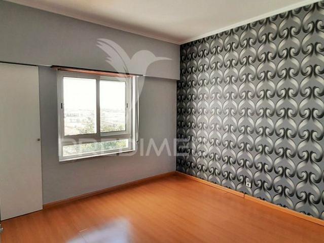 Exclusivo T3 com Vista Rio para arrendar Póvoa de Santa Iria