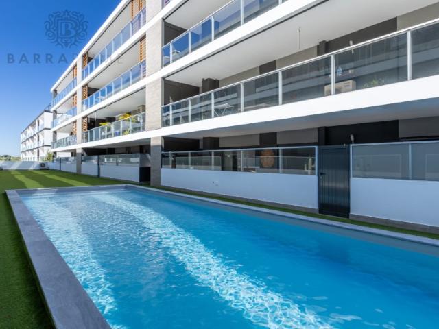 Exclusivo T3 Duplex com Piscina em Faro, Montenegro