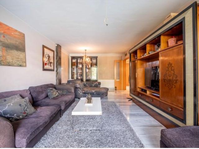 Exclusivo unifamiliar adosado con piscina privada en Zaragoza
