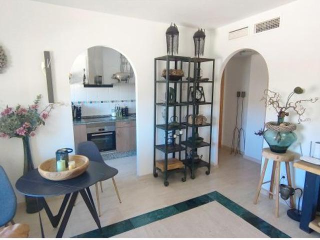 Exclusivo y amplio apartamento en planta baja de 100 m2 a solo 200 metros del mar en Pozo del Espart