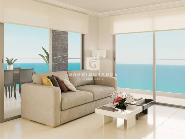 Exclusivos apartamentos frente al mar con gran terraza, garaje y trastero en primera línea de playa DESDE 239.000€!