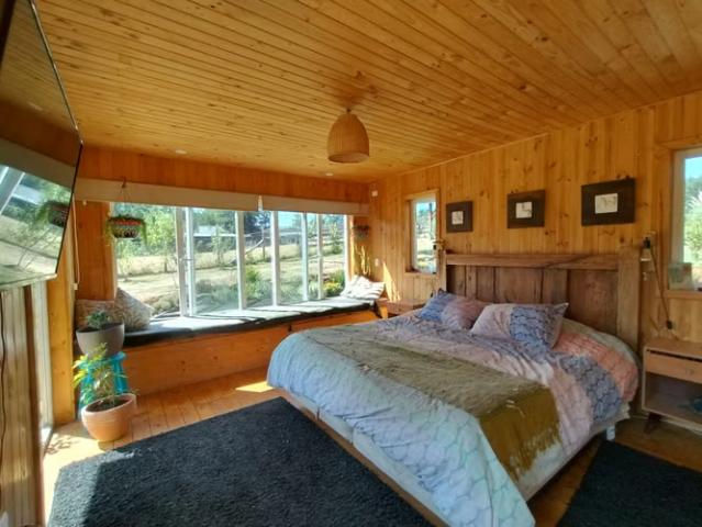 Exclusiva casa 4d con piscina, bosque y casa de invitados | 4 dormitorios por 9900.00 en Máfil