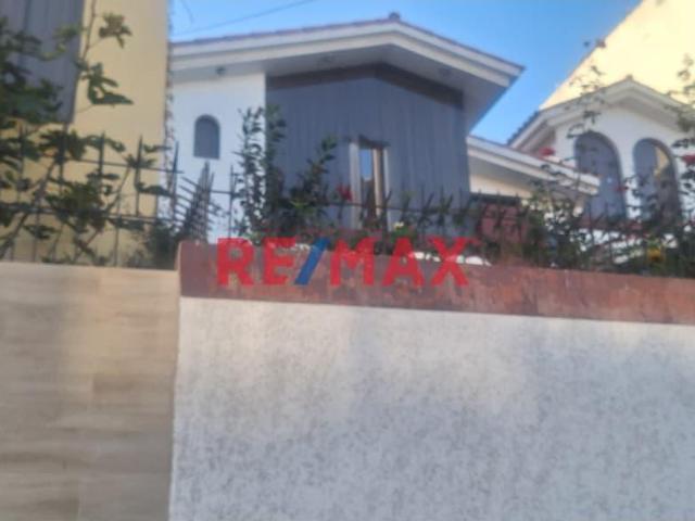 Exclusiva Casa Urbana De 3 Pisos De 276 M² En Urb. Las Orquídeas Arequipa