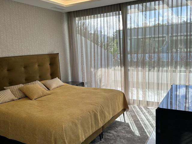Exclusiva Casa Adosada de Lujo en Marbella – Puerto Banús